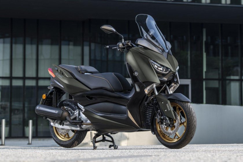 Yamaha x Max