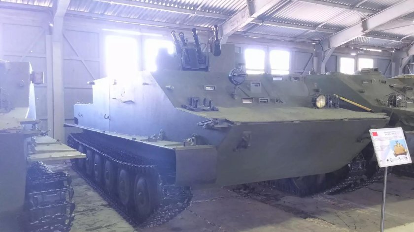 БТР-50 бронетранспортёр