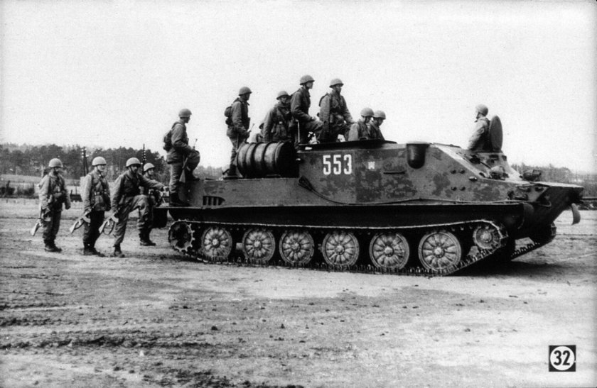 БТР-50 бронетранспортёр