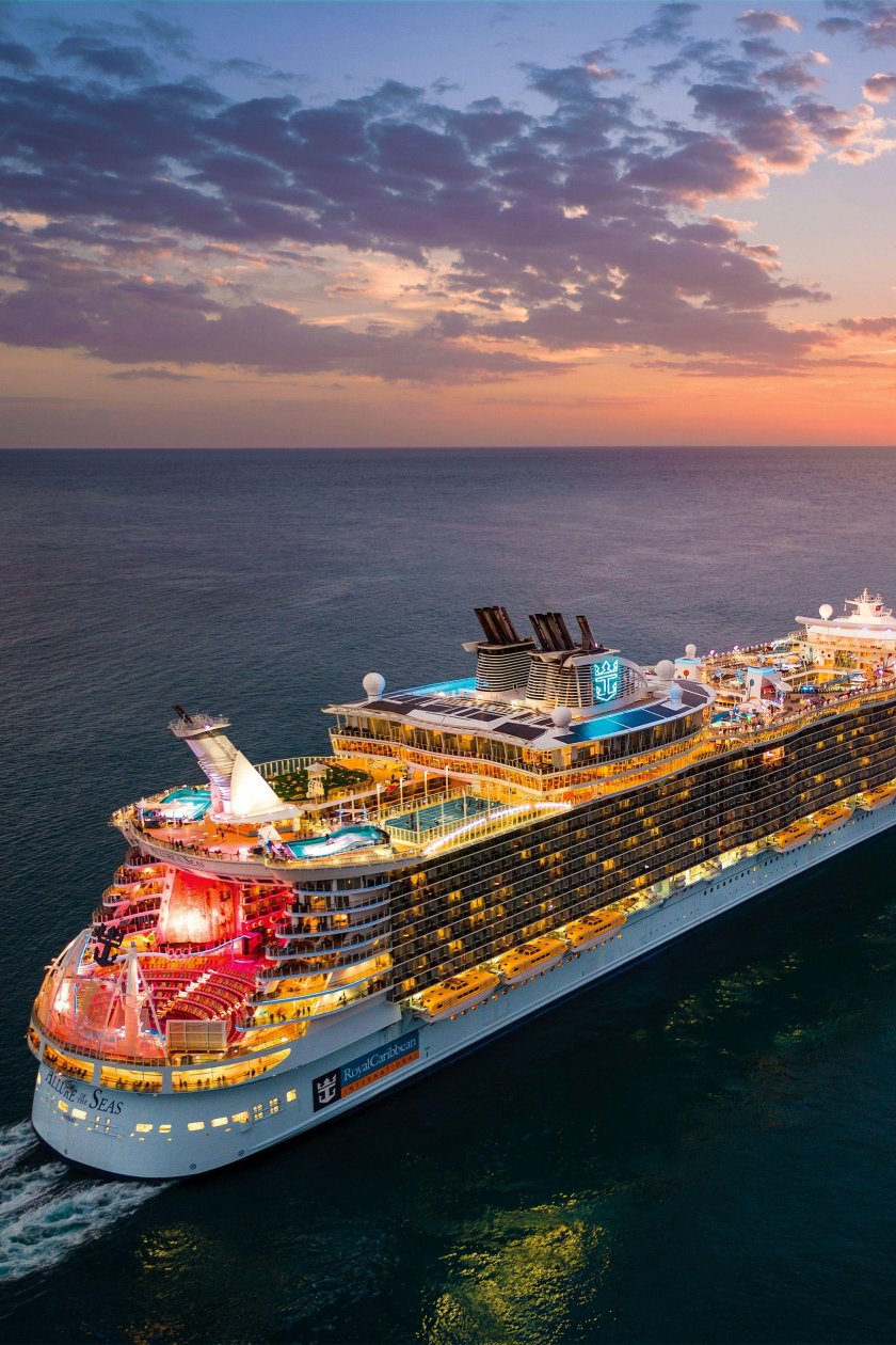 Круизный лайнер Аллюр