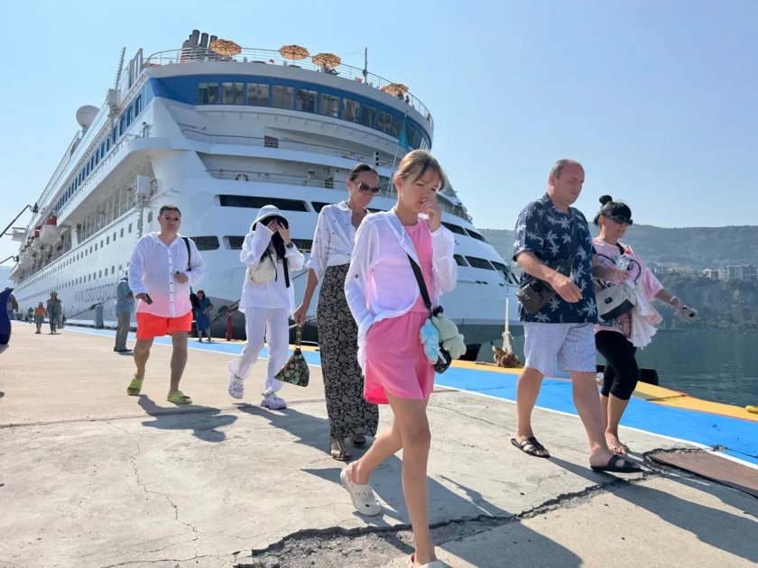 Круизный лайнер астория гранде