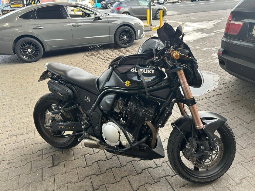 Suzuki bandit 1200 streetfighter