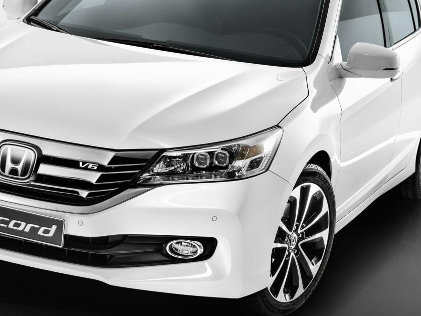 Хонда Аккорд 2015 белый