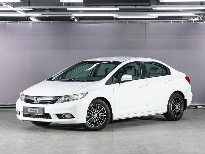 Civic 2012 белый
