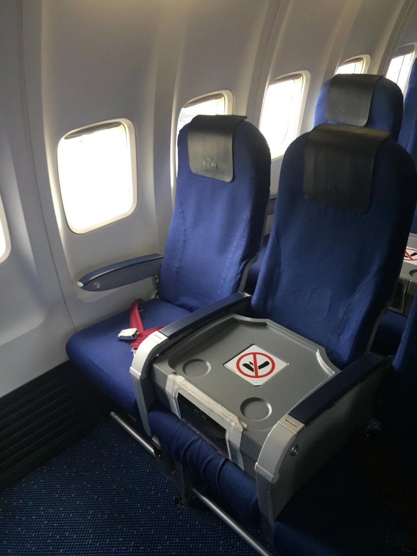 Boeing 737-900 салон