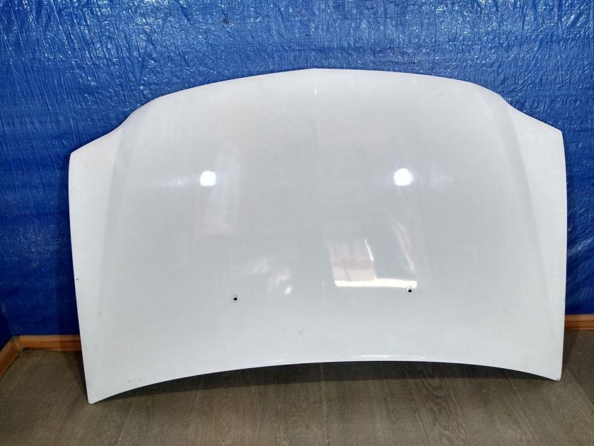 Капот Логан 1