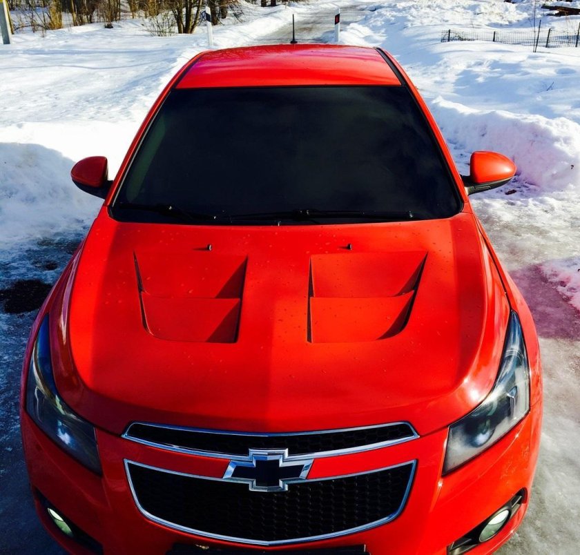 Капот с жабрами Шевроле Круз