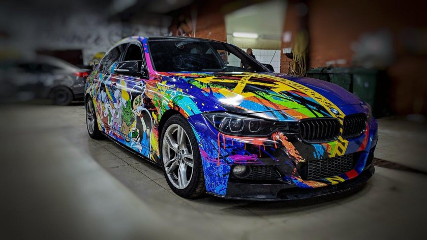 Разноцветная пленка на авто