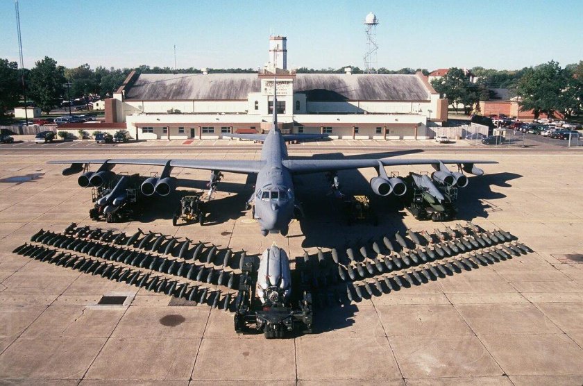 B 52 бомбардировщик