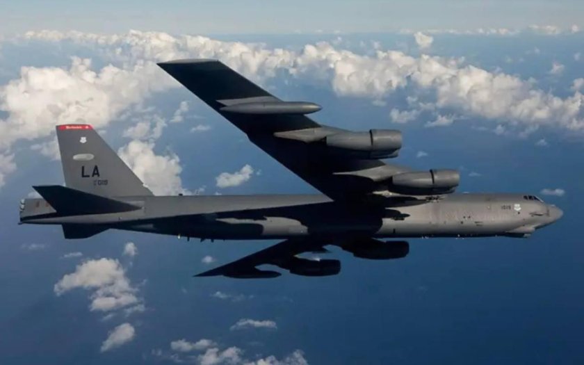 Бомбардировщик в-52н ввс сша