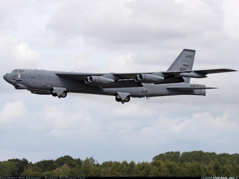 B-52h бомбардировщик