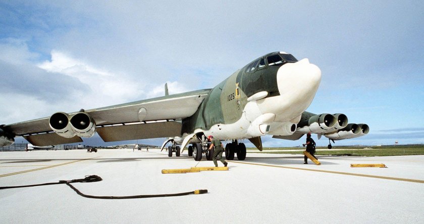 B 52 бомбардировщик