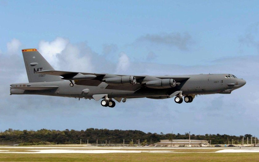 B-52h бомбардировщик