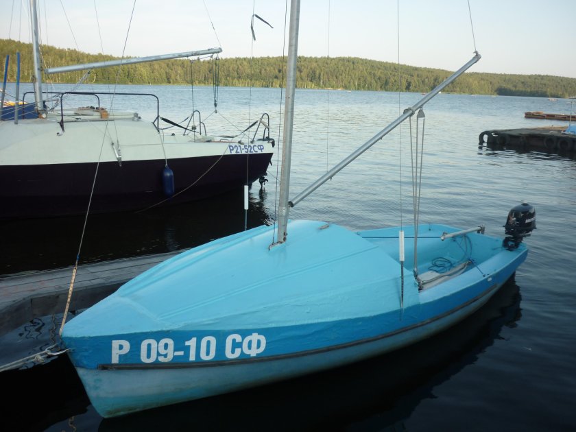 Швертбот 470