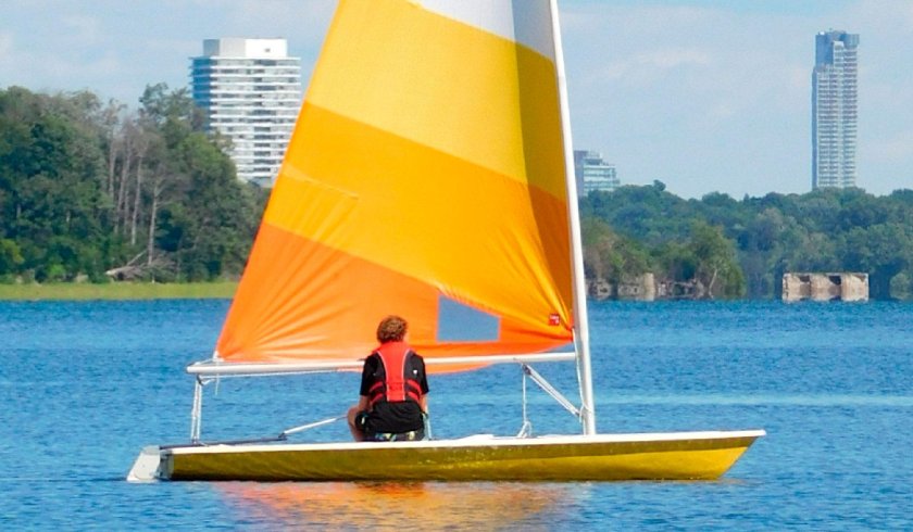 Парусные лодки