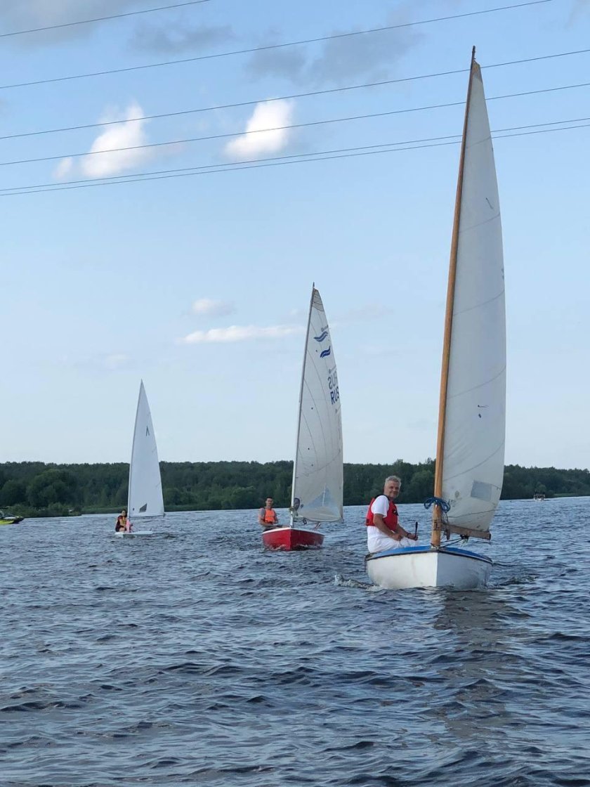 Швертбот 420