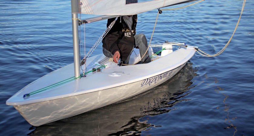 Швертбот 420