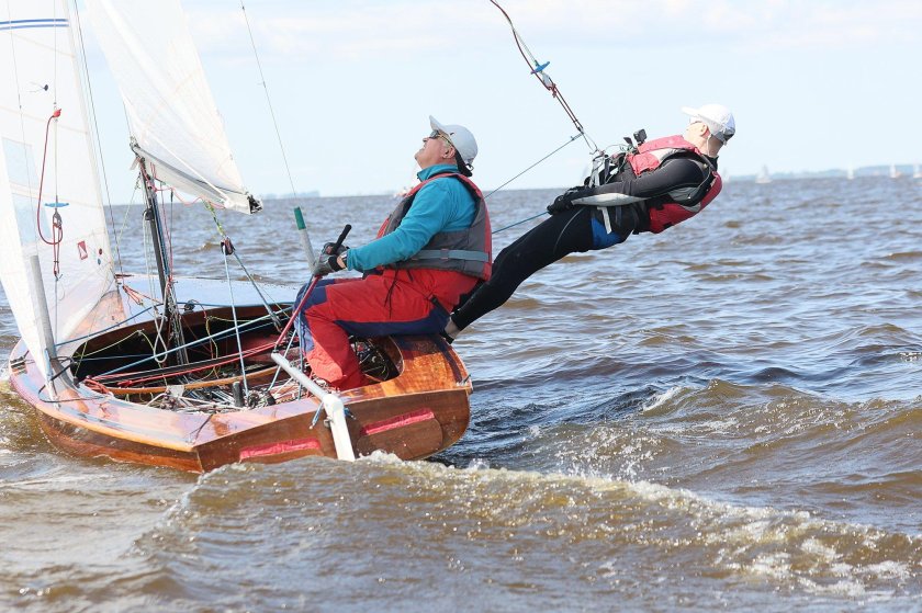 Швертбот Летучий голландец