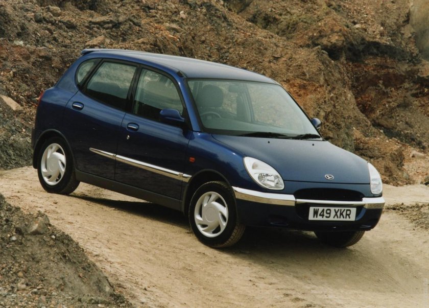 Daihatsu Sirion 1998