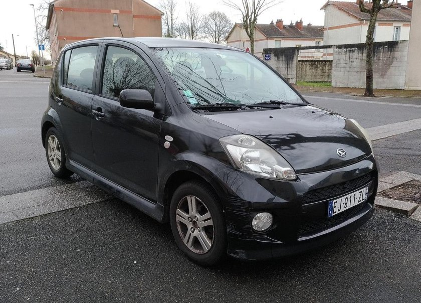 Daihatsu Sirion m300