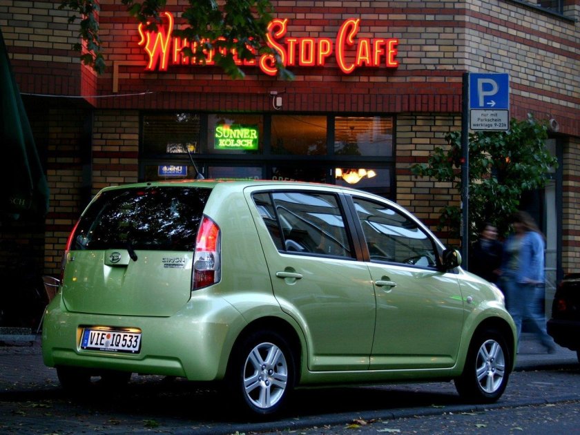 Daihatsu Sirion 2005