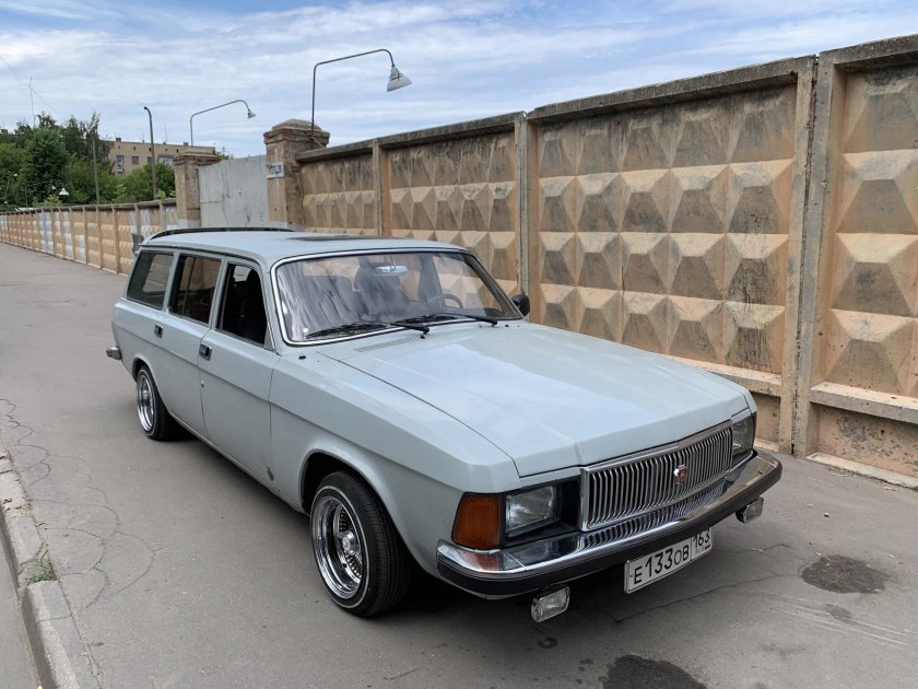 Волга ГАЗ 3102 универсал