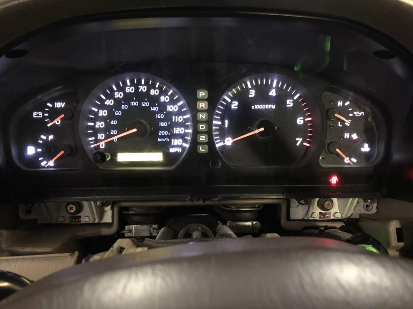 Панель приборов Toyota Land Cruiser 80