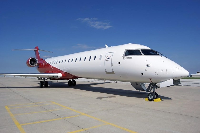 Bombardier crj200 самолет