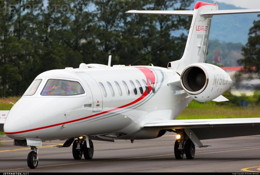 Learjet 75