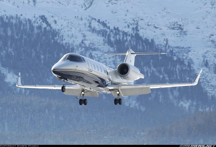 Learjet 60