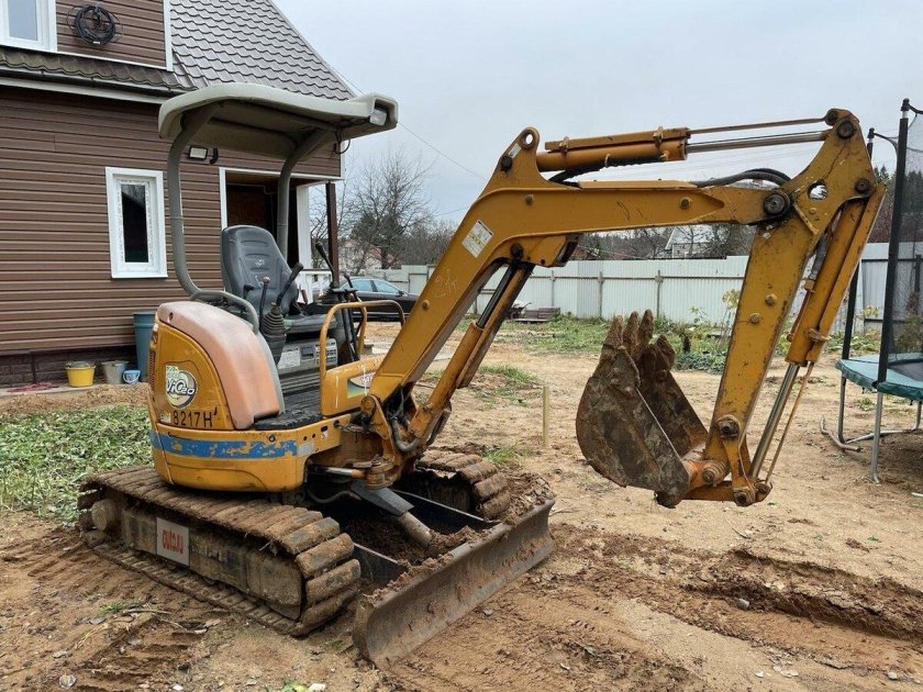 Мини экскаватор komatsu
