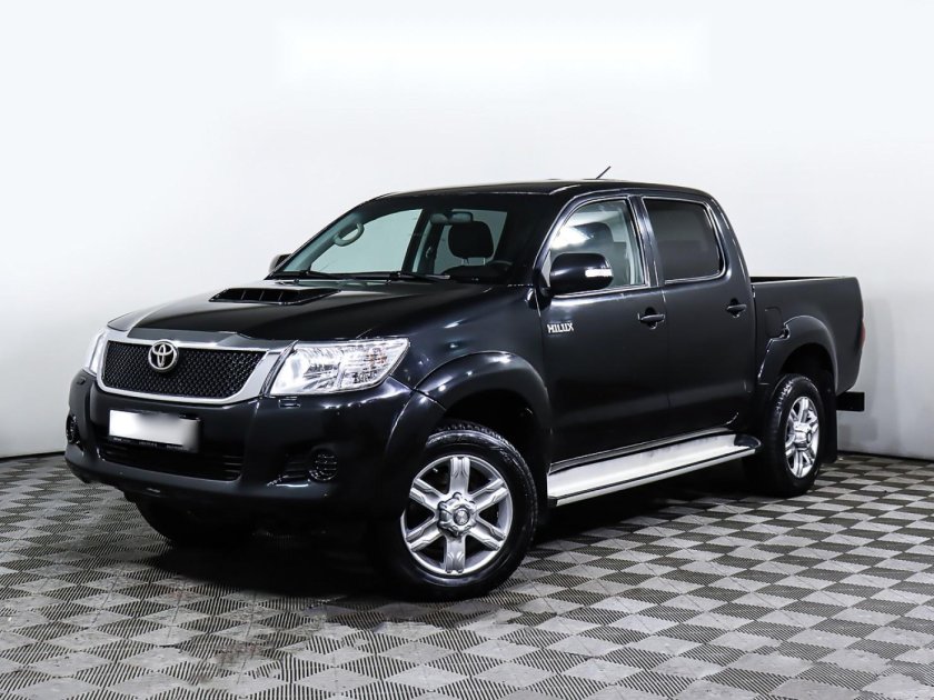 Тойота хайлюкс 2013 года