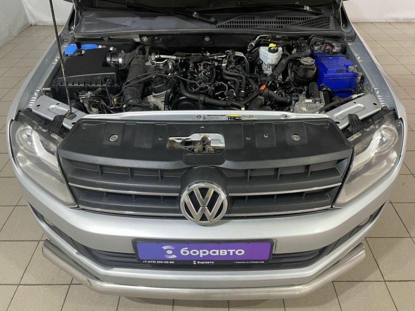 Серебристый фольксваген