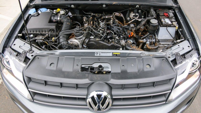 Подкапотное пространство Volkswagen Amarok