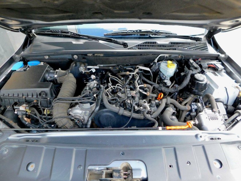 Амарок 2.0 подкапотка