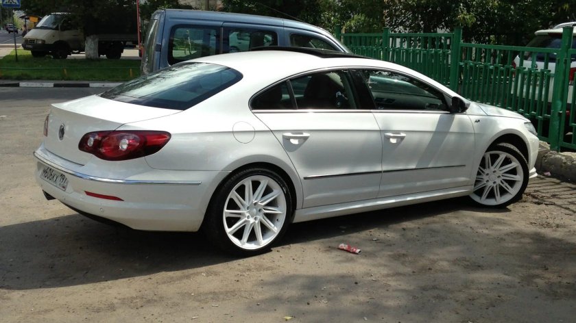 Пассат СС белый