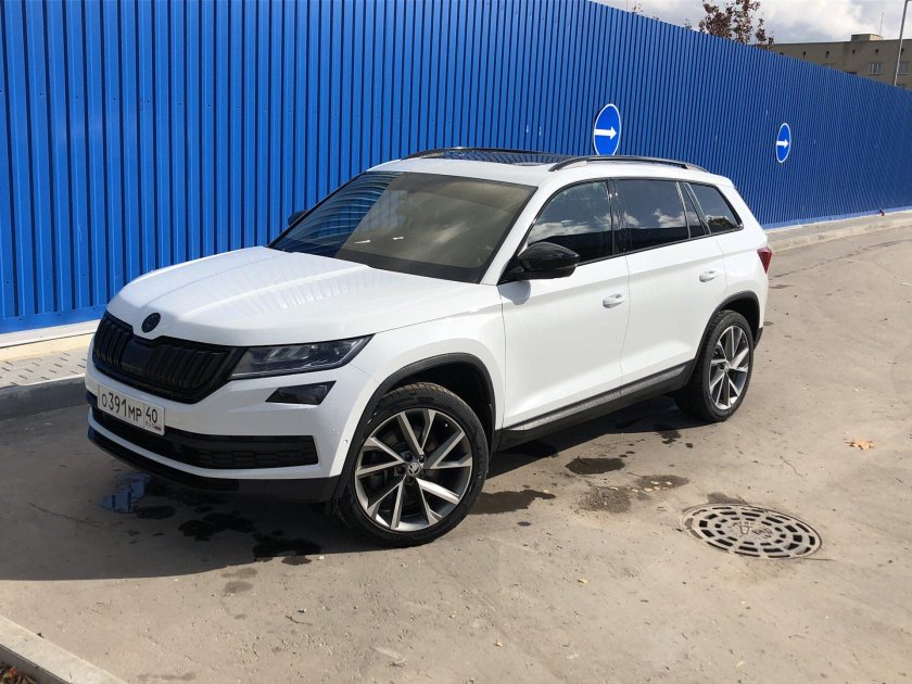 Skoda Kodiaq белый r19