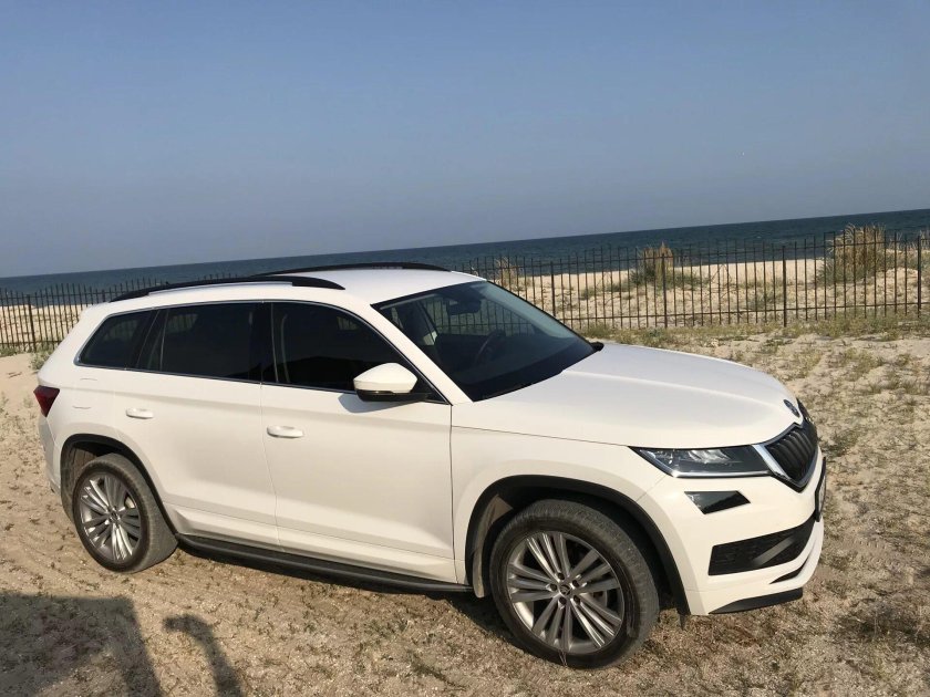 Skoda Kodiaq белый r19