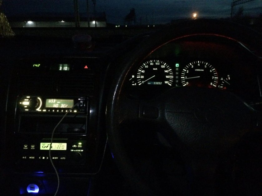 Салон корона Премио ночью