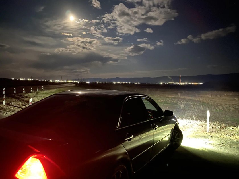 Тойота Камри ночью