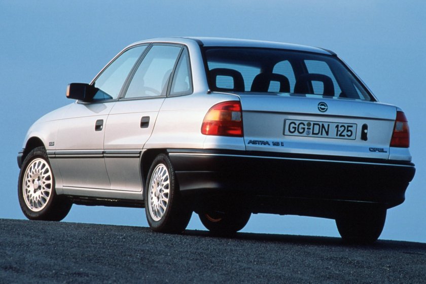 Opel Astra f sedan
