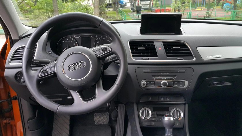 Audi q3 салон