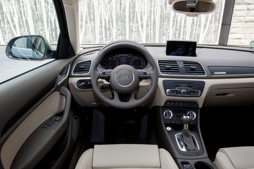 Ауди q3 салон