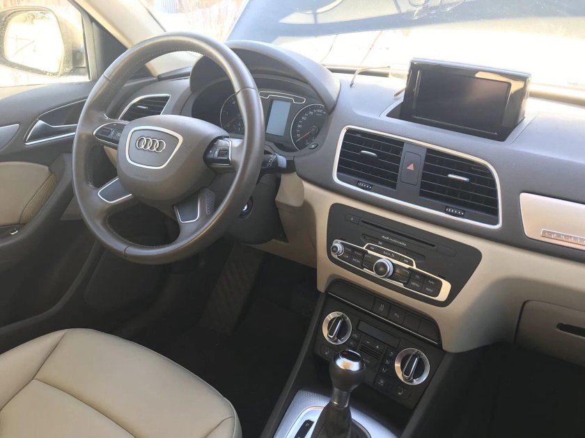 Audi q3 салон