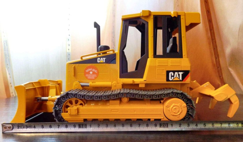 Bruder Caterpillar гусеничный бульдозер br02443