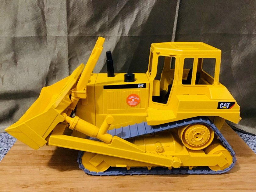 Бульдозер Bruder Cat (02-422) 1:16 40 см