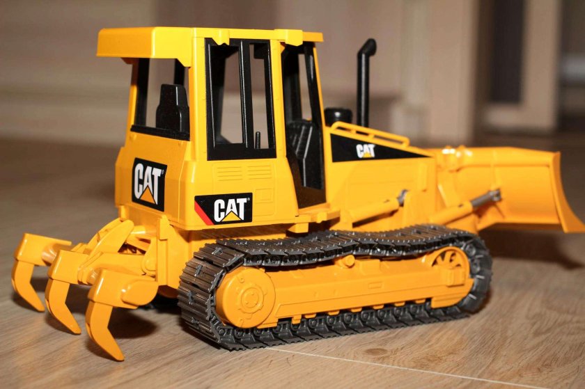 Бульдозер Bruder Cat (02-443)