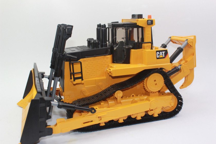 Бульдозер Caterpillar Bruder 2045/01
