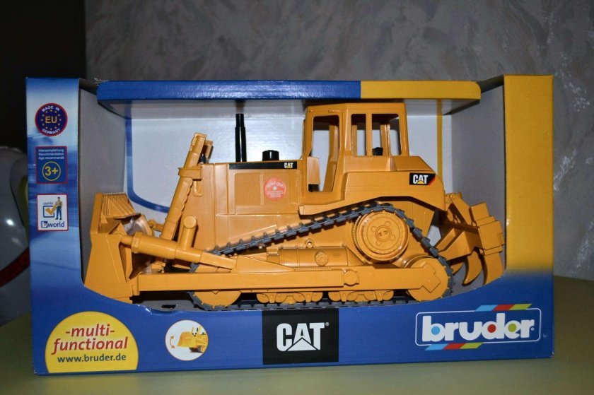 Бульдозер гусеничный Cat Bruder 02-422