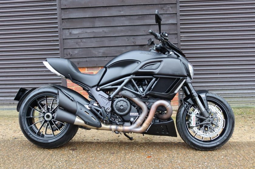 Мотоцикл ducati diavel